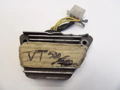 SPANNINGSREGELAAR Honda VT 500 1983 - 1986