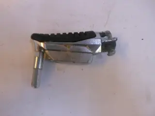 VOETSTEUN LINKS Suzuki GSX R 1300 Hayabusa 2008 - 2009