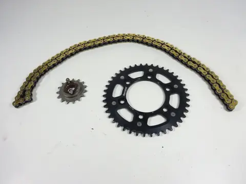 KETTING EN TANDWIELEN SET Ducati Monster 695 2006 - 2008