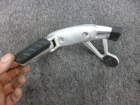 DUO VOETSTEUN LINKS BMW R 1200 R 2011 2011 - 2014