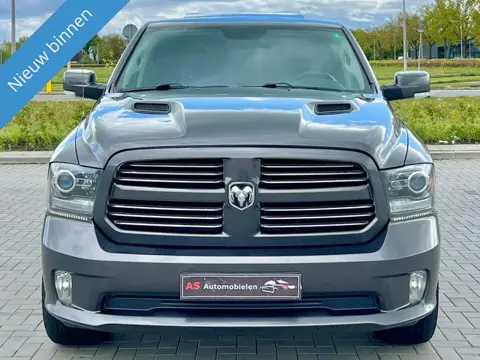 Dodge Ram 1500 5.7 V8 Hemi SPORT EDITION BJ2016 MARGE AUTO