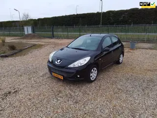 Peugeot 206 + 1.4 Urban Move Zeer lux,s AIRCO Elektrise pakket