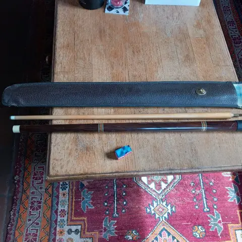 Biljartkeu, Eureka - in leren opberghoes