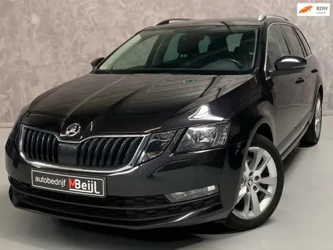 Skoda Octavia Combi 1.5 TSI Greentech Style /Stoelverwarming /Trekhaak /Parkeersensoren