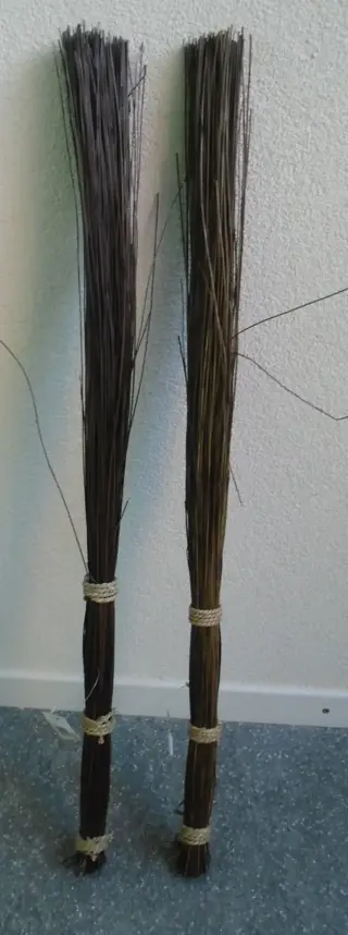 DECO GRASSPRIETEN BOS 65 CM nr. 16 NIEUW  Leuke takken met zaden. Zie foto  Formaat ± lang 80 cm.  A