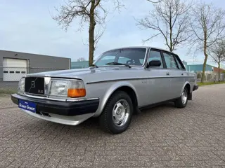 Volvo 240 2.3 GLE sedan 1983 met slechts 110.241 km!