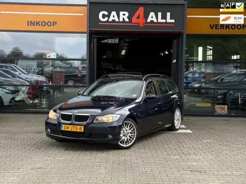 BMW 3-serie Touring 318i Business Line PANO/STLVRM/PDC/APK 07-2025