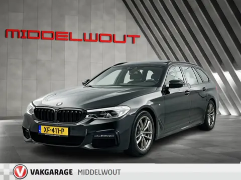 BMW 5 Serie Touring 520i M-Sport Shadow Line/Pano-dak/Camera/Dodehoek
