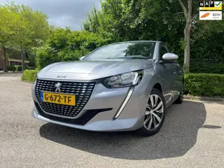 Peugeot 208 1.2 Nieuwe Distributie , Apple carplay , Navigatie , Parkeer sensoren , Cruise control