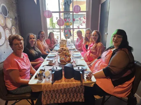 Hi there horny men, My name is Lizz