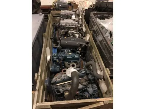 Diversen Kubota Iseki Yanmar motoren D1105 V1305 E3AE1 E3112 3TNE74