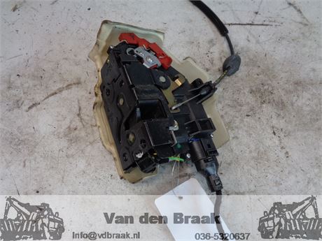 Volkswagen Golf 5drs 2003-2008 Deurslot links voorzijde