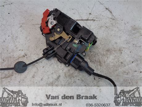 Volkswagen Golf 5drs 2003-2008 Deurslot rechts voorzijde