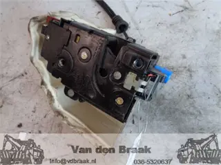 Volkswagen Phaeton 2002-2015 Deurslot links voor