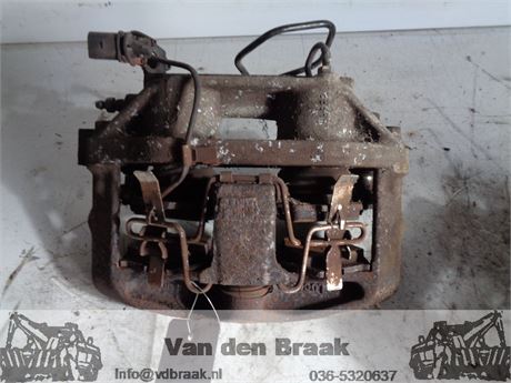 Volkswagen Phaeton 3.2 V6 30V 2002-2015 Remklauw links voor