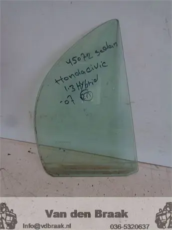 Honda Civic 4 deurs 2006-2011 Scheerruit portier rechts achter