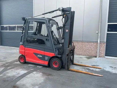 Linde E30 heftruck Sideshift en vorkenspreider (bj 2014)