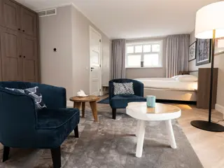 Suite op de bel etage met balkon (geen meubilair) en eigen badkamer