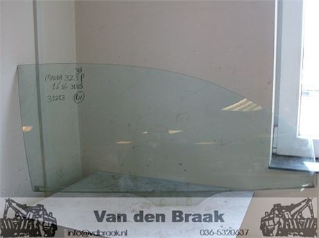 Mazda 323P 3 deurs 1997-2001 Portierraam rechts