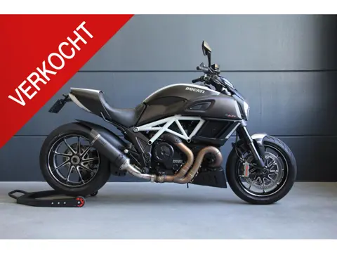 Ducati Diavel Carbon White SC Project | Nieuwstaat | Volledig onderhoud | Desmo