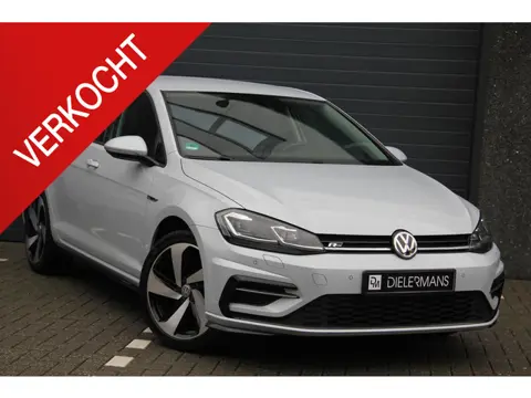 Volkswagen Golf 1.5 TSI R-Line DSG | Apple Carplay | Stoelverwarming | Parkeersensoren | Oryx White 