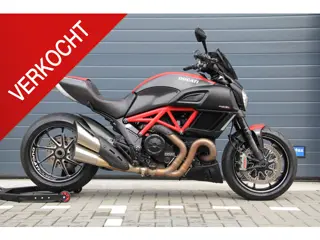 Ducati Diavel Carbon Red Ducati Diavel Carbon | SC Project | Navigatie | Bomvol Ducati Performance P