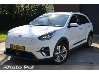 Kia e-Niro ExecutiveLine 64 kWh Kia e-Niro ExecutiveLine 64kWh Navi/Led/Stoelverwarming en koeling/A