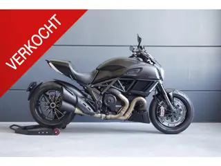 Ducati Diavel Dark Stealth Nieuwstaat | 1e eigenaar | Volledig onderhoud | Desmo