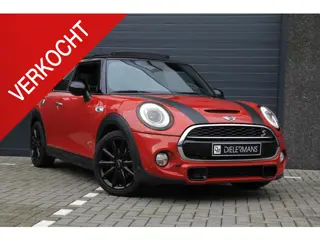 Mini Mini 2.0 Cooper S Chili Serious Business | Panoramadak | Full LED | Shadowline | Parkeersensore