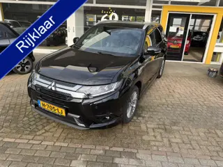 Mitsubishi Outlander 2.4 PHEV Instyle NAVIGATIE CAMARA AIRCO ECC TREKHAAK LICHTM.VELGEN PARKERSENSOR