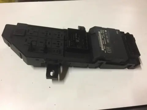 Zekeringkast met comfortmodule Opel Vectra C  13223679