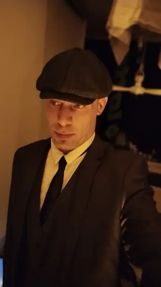 ik zoekt contact...is daar iemand?