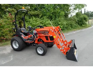 Tafe Compact trekker met voorlader 6028M (bj 2024)
