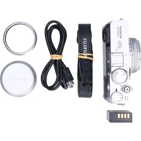 Tweedehands Fujifilm X100 VI Silver CM3018