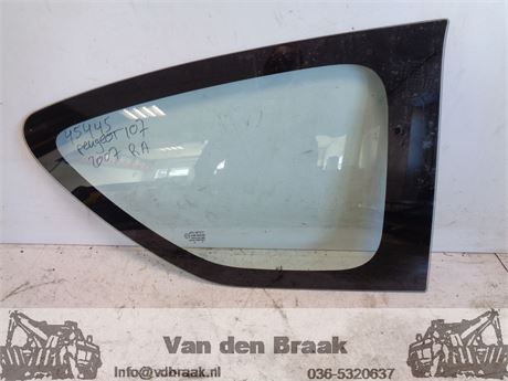 Peugeot 107 3 deurs 2005-2014 Achterraam rechts