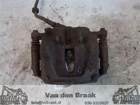 Renault Trafic 2001-2011 Remklauw rechtsvoor