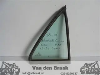 Mitsubishi Carisma 4 drs 1995-2005 Scheerraam rechts achter