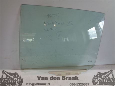 Toyota Yaris 5 drs 1999-2005 Portierruit links achter