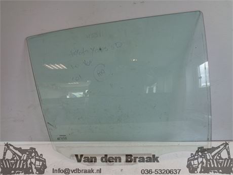 Toyota Yaris 5 drs 1999-2005 Portierruit rechts achter