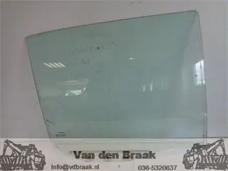 Toyota Yaris 5 drs 1999-2005 Portierruit rechts achter