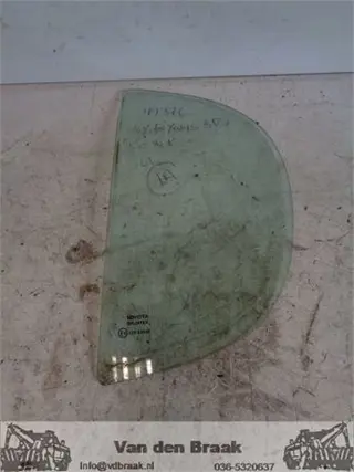 Toyota Yaris 5 drs 1999-2005 Driehoekraam links achter