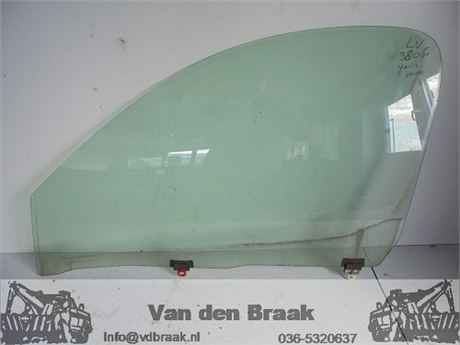 Toyota Yaris Verso 1999-2006 Portierraam links voor