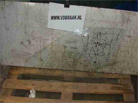 Suzuki Swift 5drs linker voorraam 1996/2002