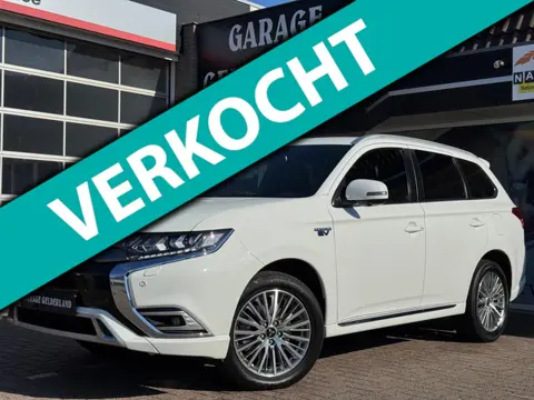 Mitsubishi Outlander 2.4 PHEV INTRO | Volleder | Xenon | Apple/Android | Cruise | Climate | Pdc | Is