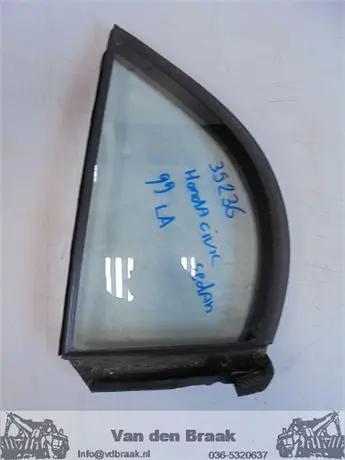 Honda Civic Sedan 1995-2001 Driehoekruit links achter