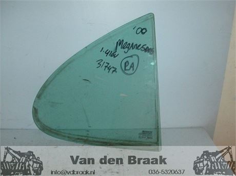 Renault Megane 5drs hb 1996-2002  Scheerraam rechts achter