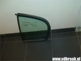 Nissan Almera N16 5 drs 2000-2007 Scheerraam links achter