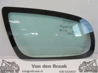 Toyota Yaris 3 drs 1999-2005 Zijruit links achter