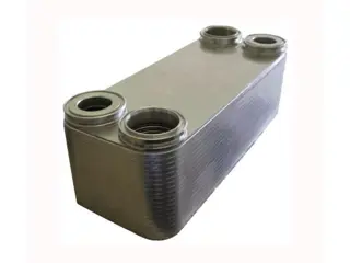 Volvo nieuwe Oliekoeler voe11033628 voe11110107 (bj 2021)