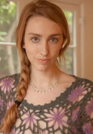 Een rustige oudere man voor een duurzame relatie